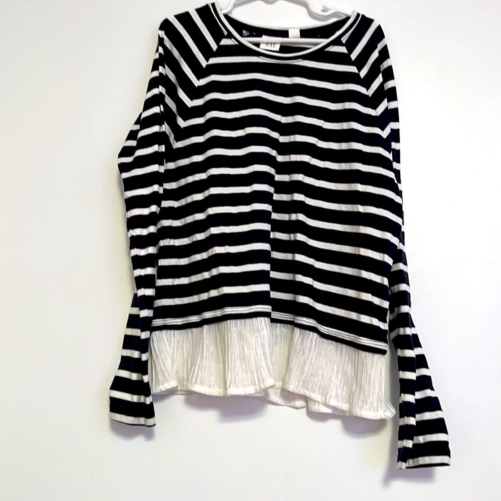 This is a casual shirt you can we’re with anything!